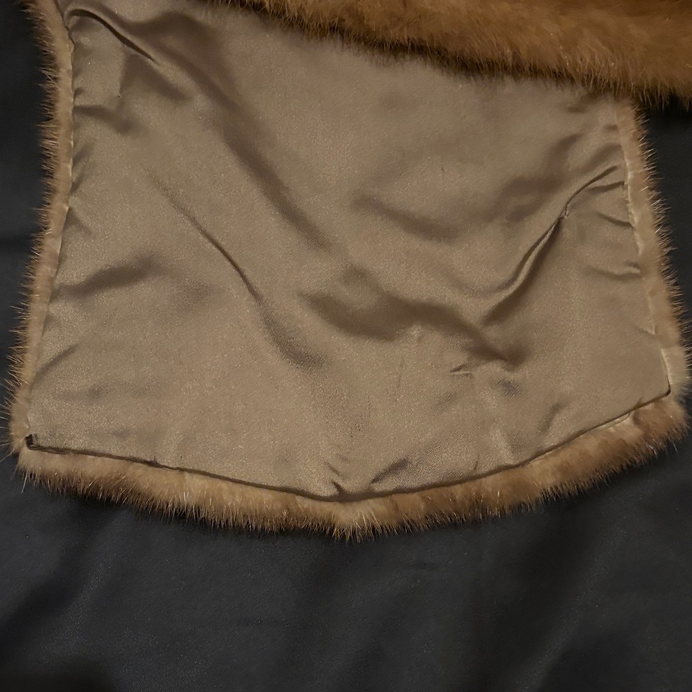 Elegant Vintage Mink Fur Stole in Rich Brown - Picture 8 of 14
